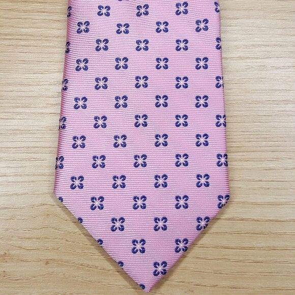 TOMMY HILFIGER Mens Neck Tie Pink Floral Medallion Silk Blend Classic Pointed - Picture 1 of 6